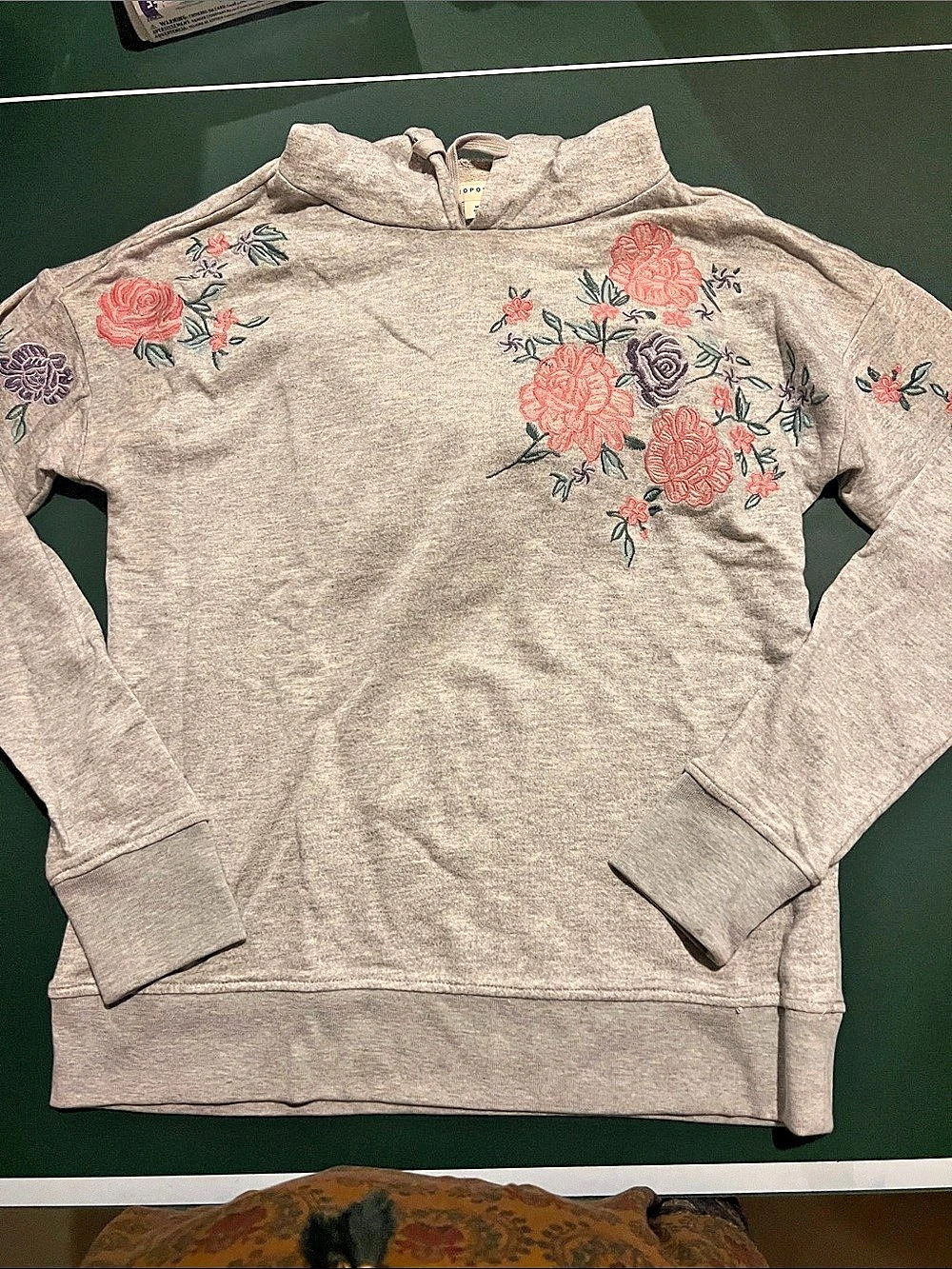 Aeropostale Floral Hoodie in Gray Size Medium Like New